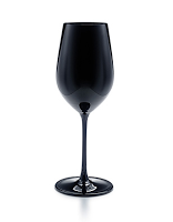 Le verre noir, impénétrable... Révélateur des vrais arômes du vin